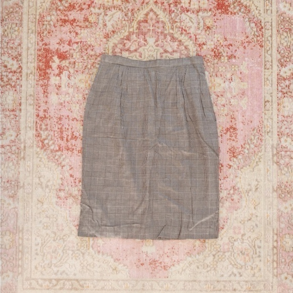 Woman’s Vintage Midi Checkered Skirt